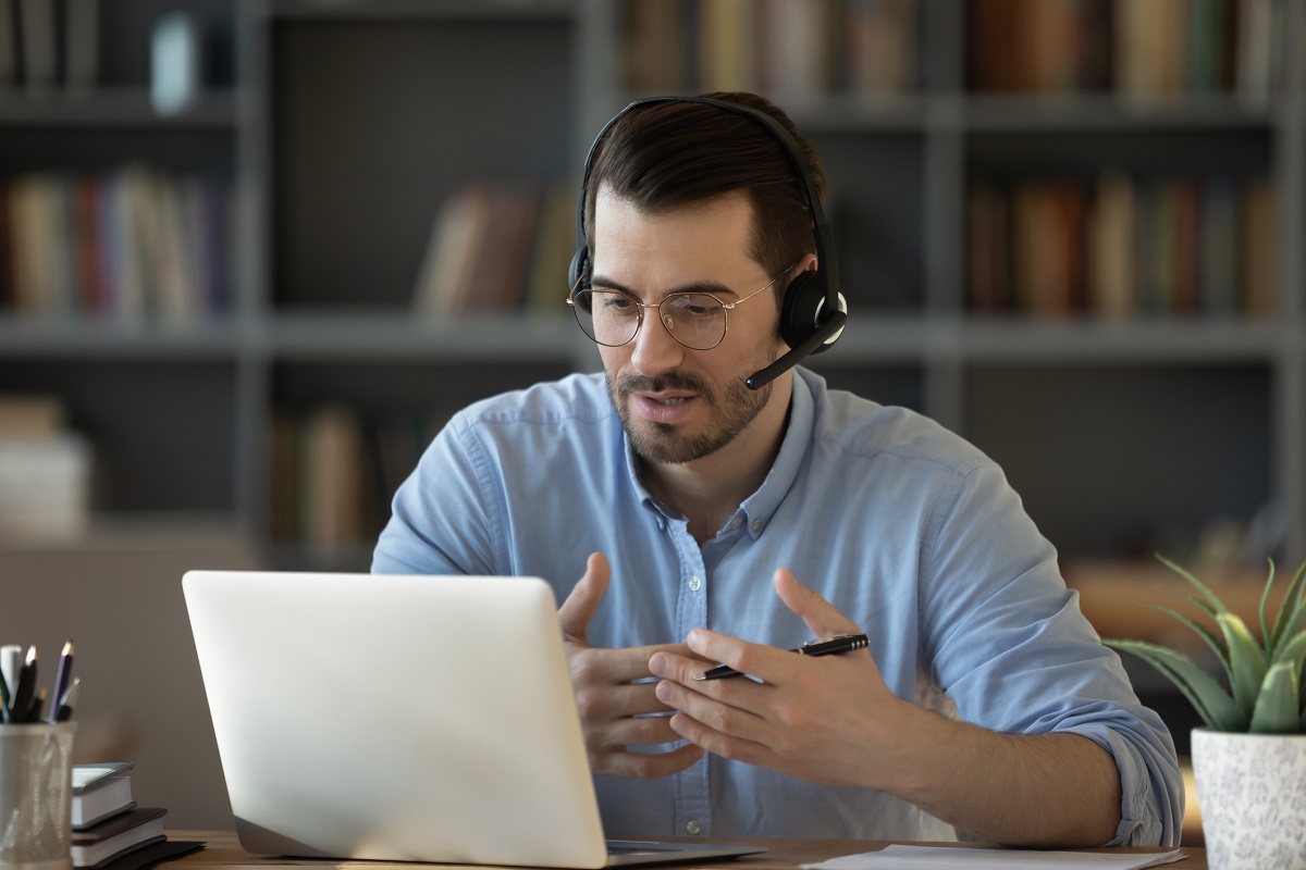 Jakie zalety mają internetowe kursy dla nauczycieli? kurs